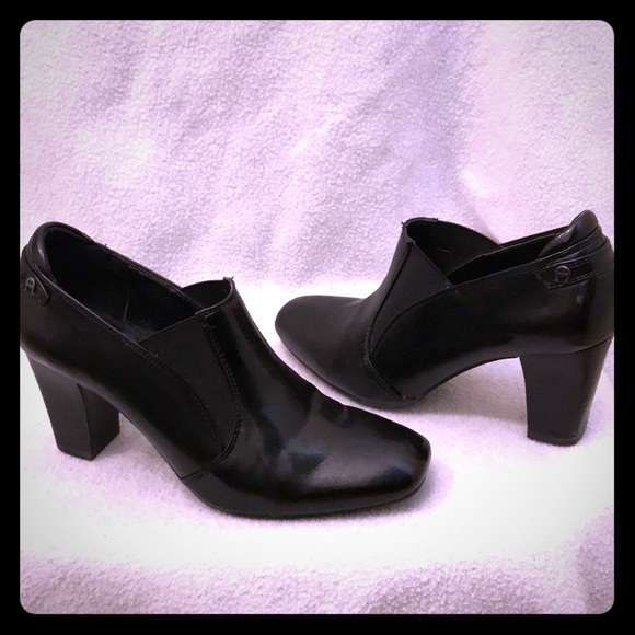 Etienne Aigner Shoes - Etienne Aigner Black Leather Heels 8 Great Shape